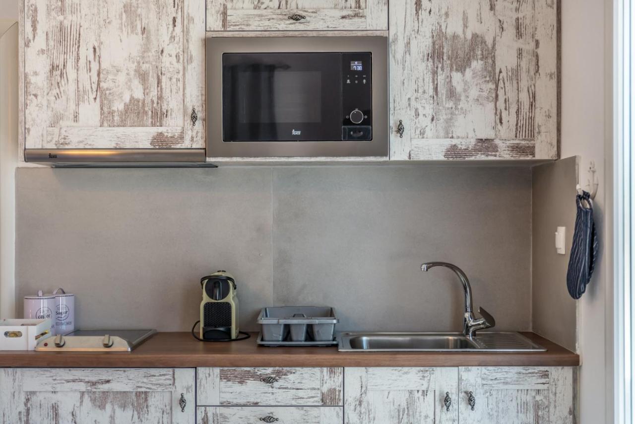 Kristen'S Studio & Apartments アダマス エクステリア 写真